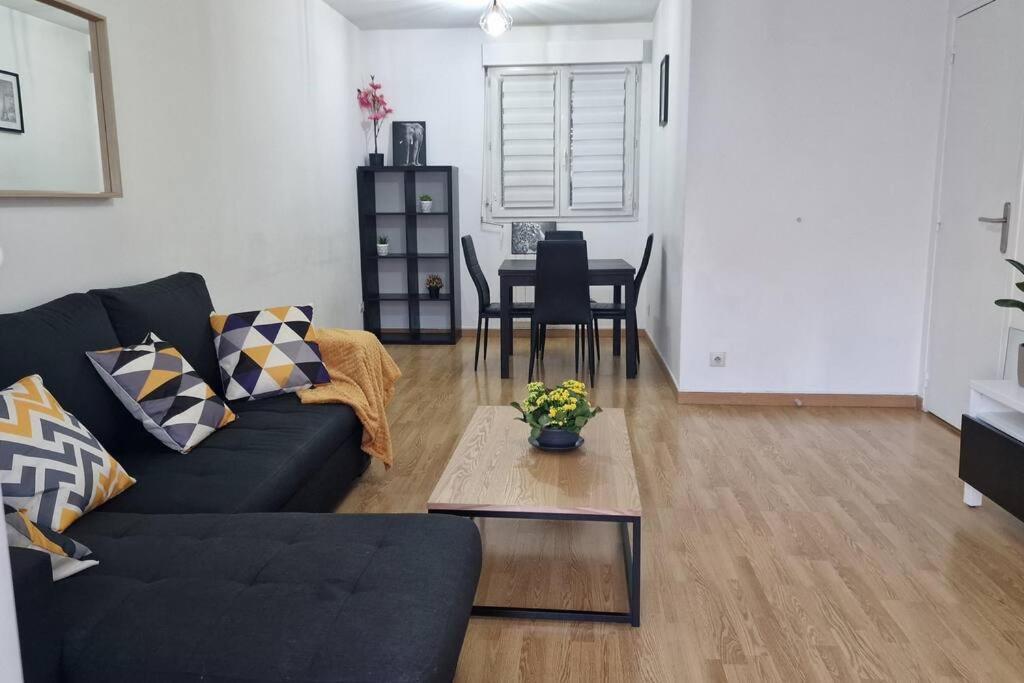 Appart Cosy & Spacieux-Metro7 Louis-Aragon+Parking Apartman Vitry-sur-Seine Kültér fotó